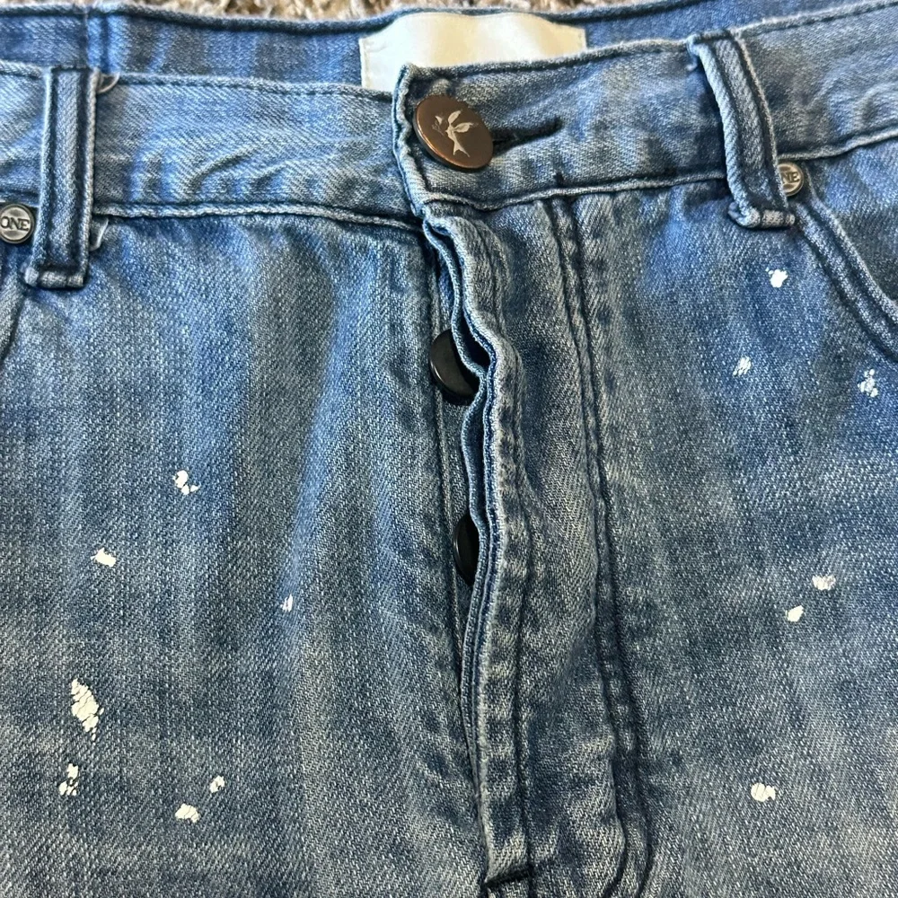 One Teaspoon Bandits Distressed Paint Splatter Denim Cutoff Shorts size 29 - Picture 2 of 6